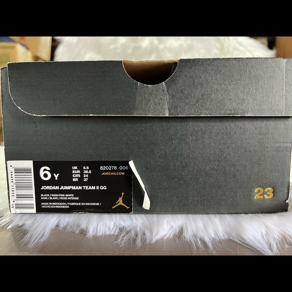 New Nike Grade School Jumpman Team 2 Jordan sneakers - Picture 14 of 14